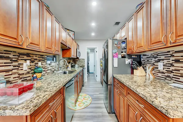 $6,500 | 661 Eagle Circle, Delray Beach, FL 33444