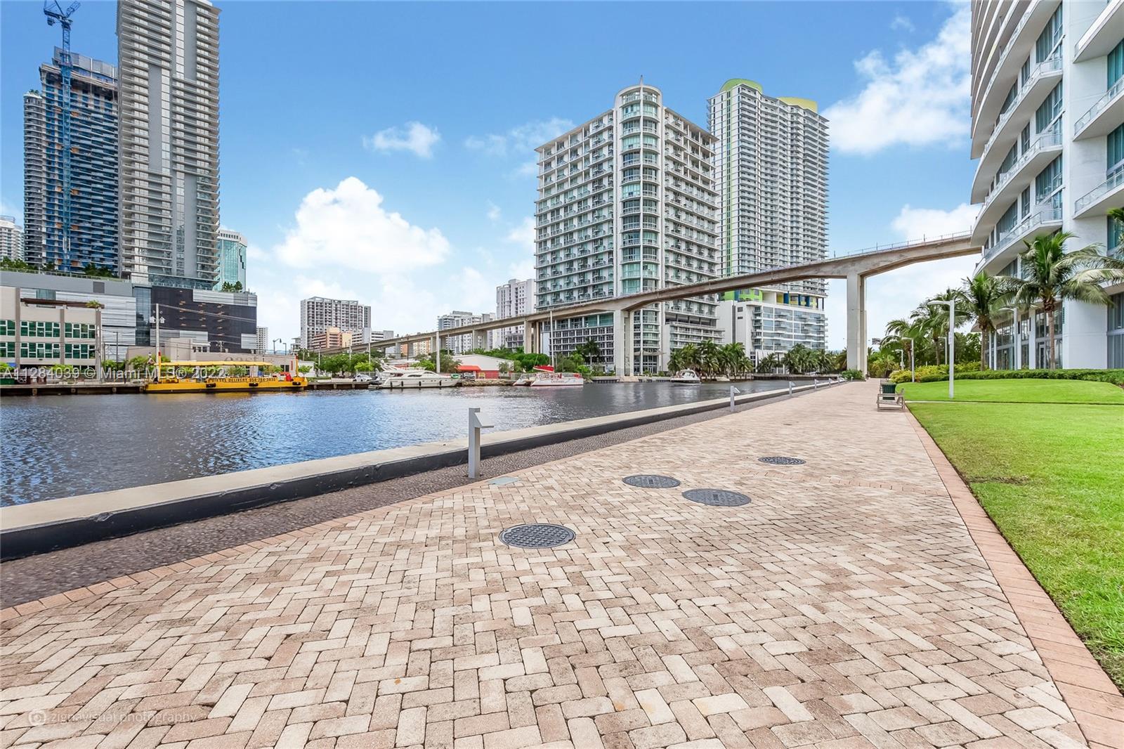 90 Southwest 3rd Street, Unit 3012 Miami, FL 33130 - Photo 11 of 16 a view of city with tall buildings