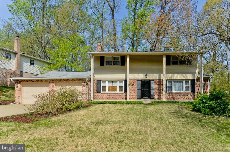 6810 Field Master Drive Springfield, VA 22153 - Photo 1 of 25 6810 Field Master - Rare find in Orange Hunt!