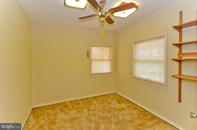6810 Field Master Drive Springfield, VA 22153 - Photo 11 of 25 Add'l room off laundry - office or exercise space.