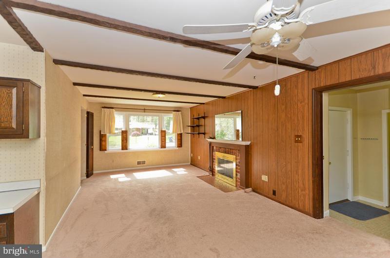 6810 Field Master Drive Springfield, VA 22153 - Photo 7 of 25 Family Room and Breakfast Room off Kitchen