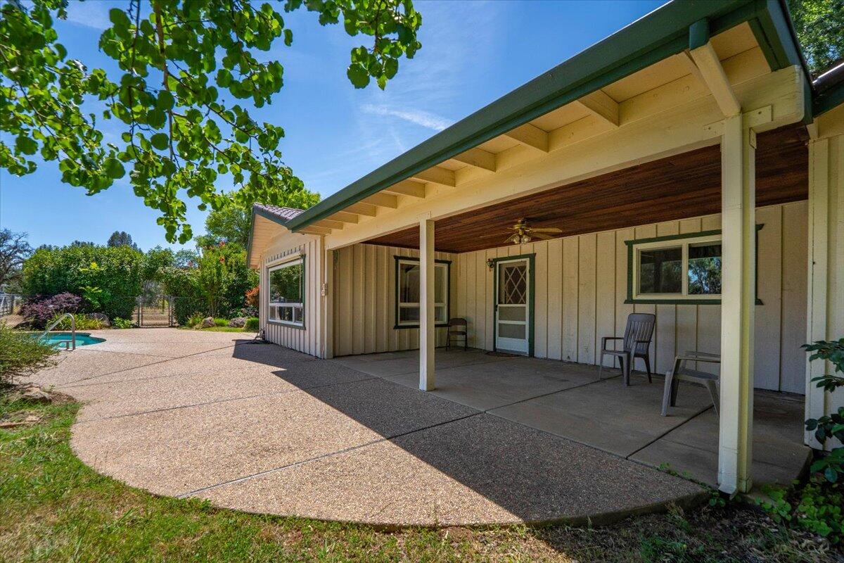 9871 Deschutes Road Palo Cedro, CA 96073 - Photo 43 of 80 60-Patio Area