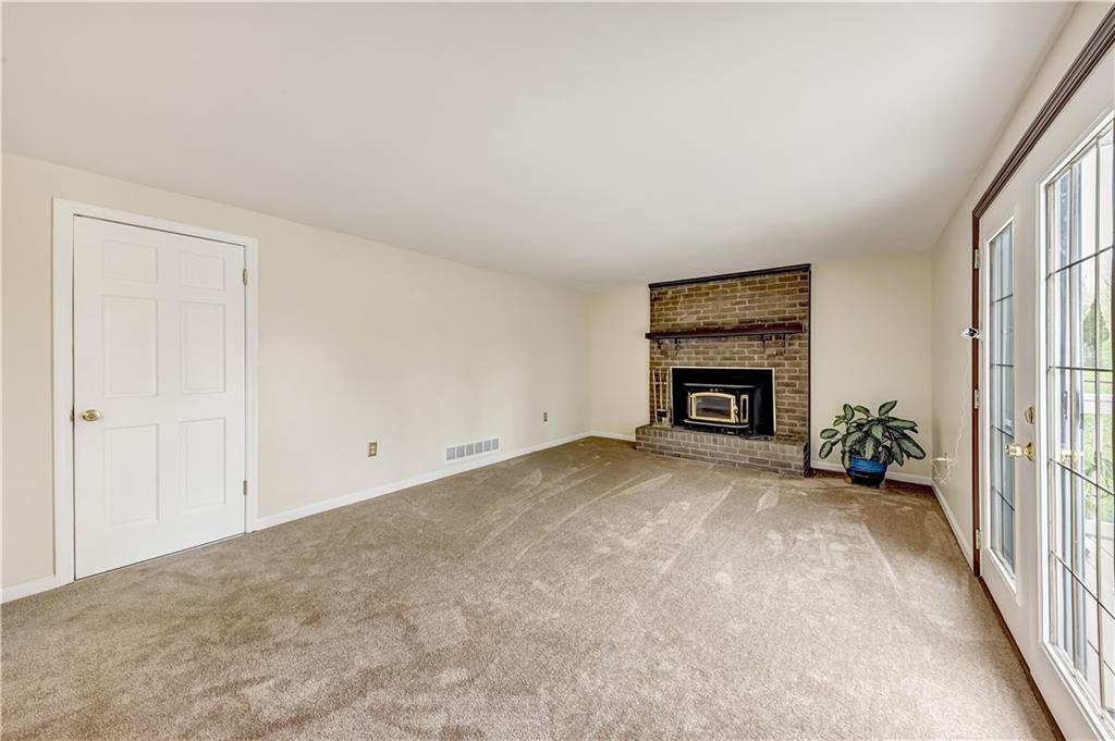 130 Lakeview Drive McKees Rocks, PA 15136 - Photo 11 of 25 Gallery Image 11