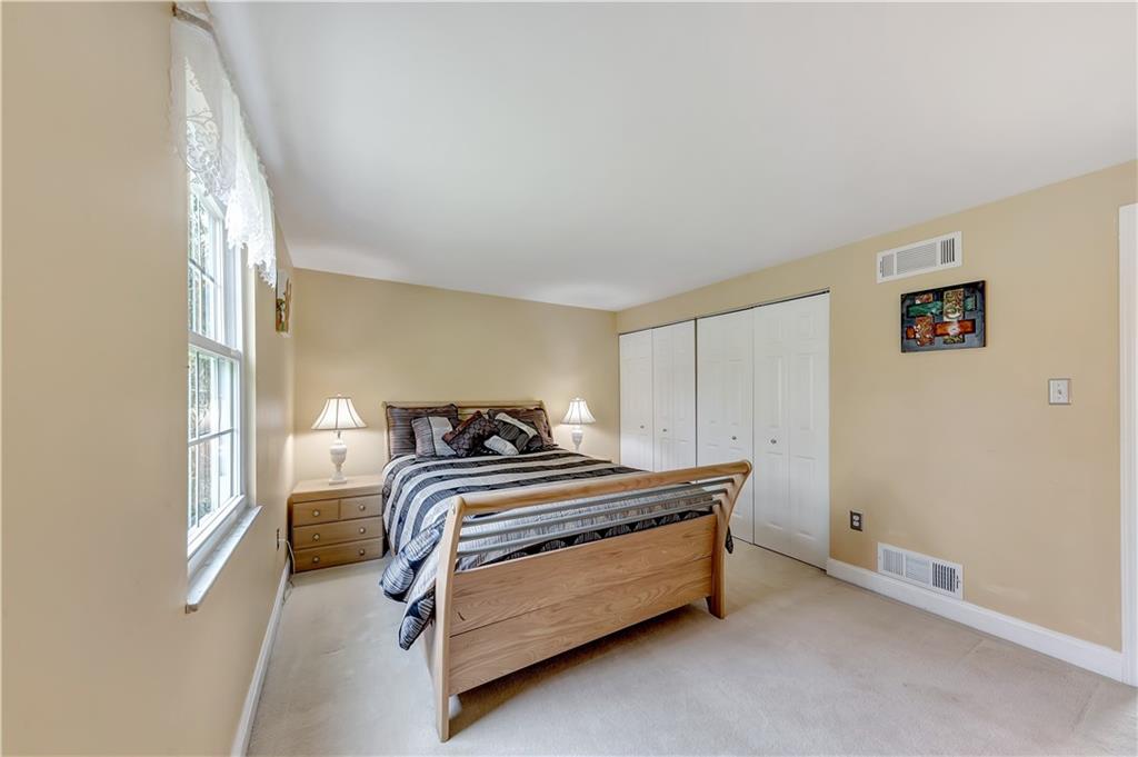 130 Lakeview Drive McKees Rocks, PA 15136 - Photo 18 of 25 Gallery Image 18