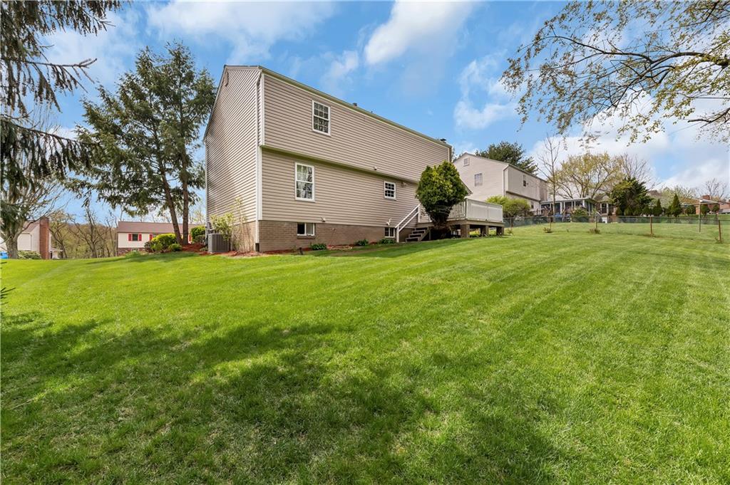 130 Lakeview Drive McKees Rocks, PA 15136 - Photo 3 of 25 Gallery Image 3