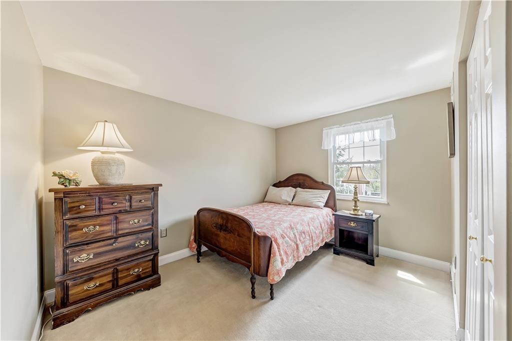 130 Lakeview Drive McKees Rocks, PA 15136 - Photo 21 of 25 Gallery Image 21