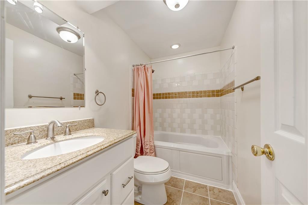 130 Lakeview Drive McKees Rocks, PA 15136 - Photo 22 of 25 Gallery Image 22