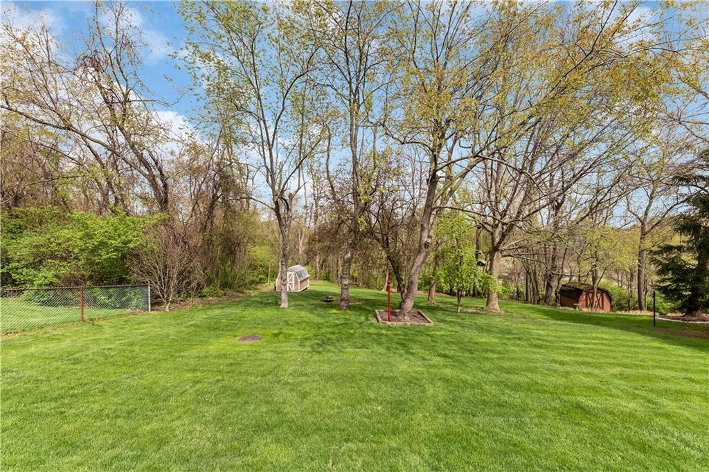 130 Lakeview Drive McKees Rocks, PA 15136 - Photo 4 of 25 Gallery Image 4
