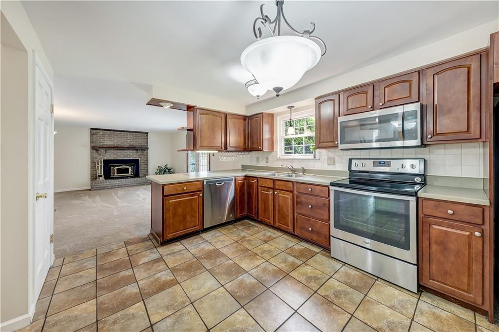 130 Lakeview Drive McKees Rocks, PA 15136 - Photo 9 of 25 Gallery Image 9