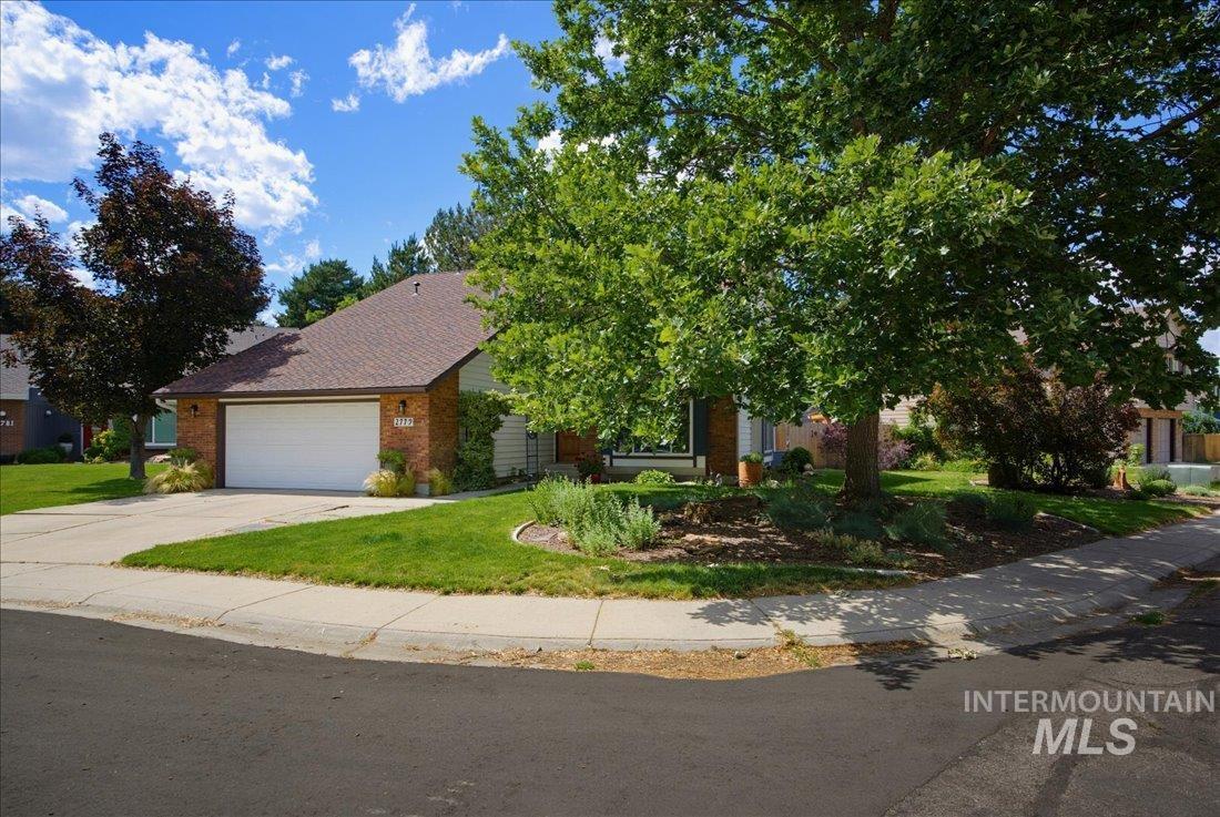 2779 South Falling Brook Way Boise, ID 83706 - Photo 2 of 49