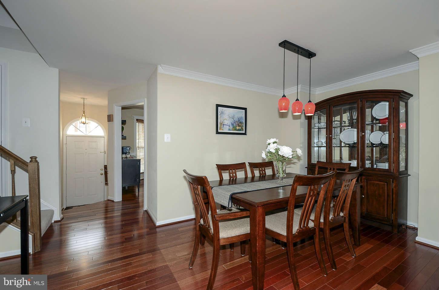 46876 Rabbitrun Terrace Sterling, VA 20164 - Photo 6 of 17 Dining Room