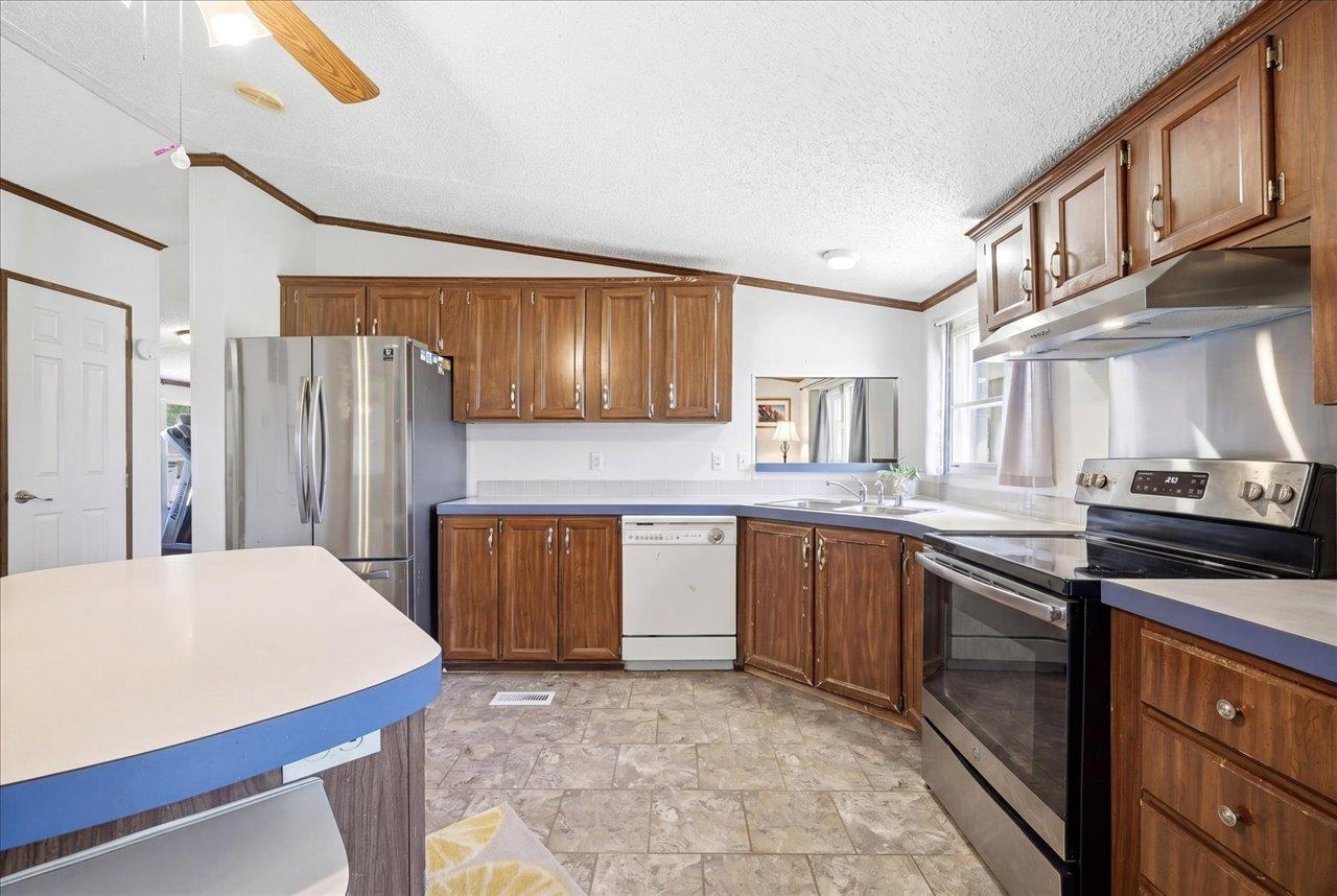 3437 Lyndhurst Road Stuarts Draft, VA 24477 - Photo 13 of 45 Gallery Image 13