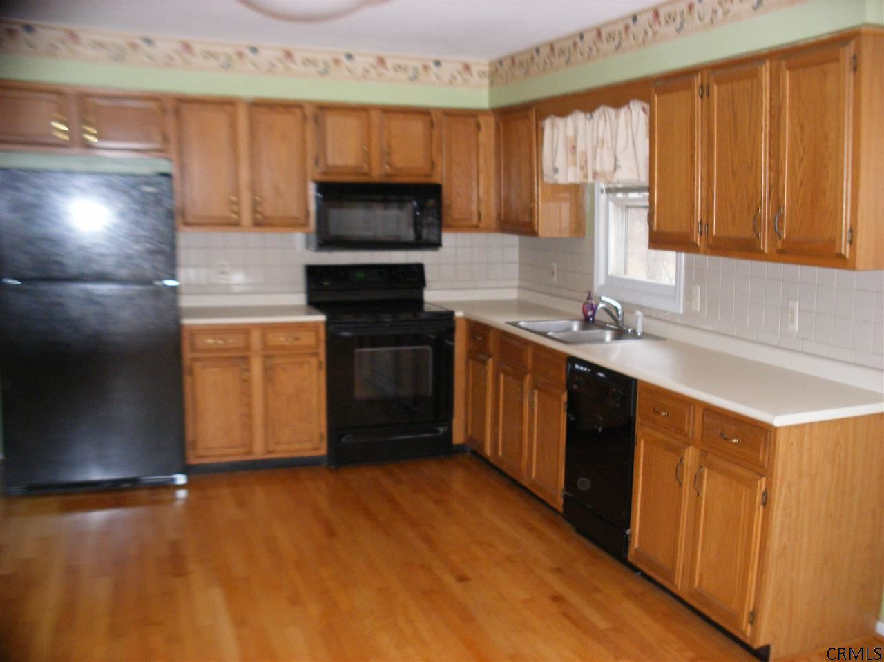 401 Ridgehill Road Schenectady, NY 12303 - Photo 8 of 20 Photo 8