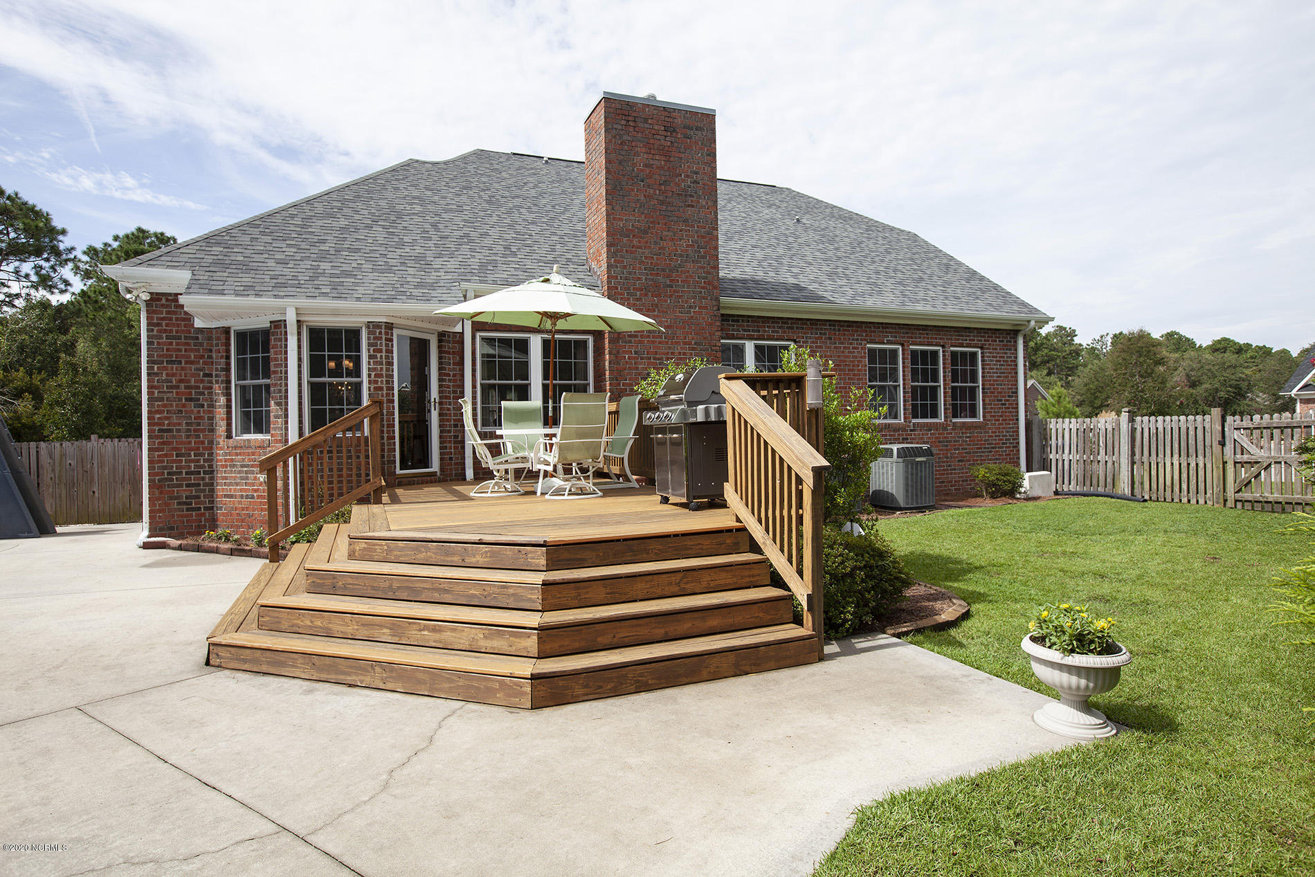 5501 Dunmore Road Wilmington, NC 28409 - Photo 27 of 34 Dunmore 5501 17back Gary_2770