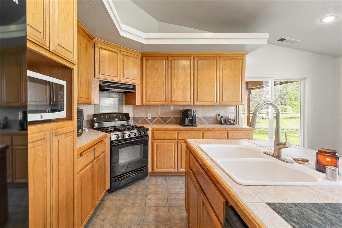 5600 South Kidder Loop Etna, CA 96027 - Photo 5 of 33 08-5600 S Kidder Loop 8