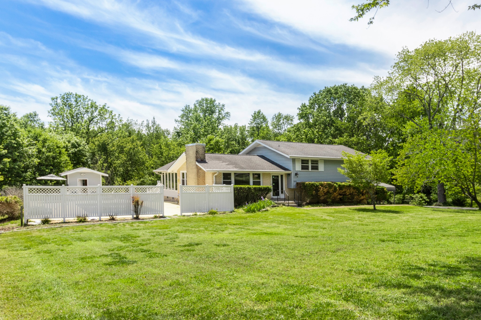 280 Rossview Road Clarksville, TN 37043 - Photo 1 of 33 Gallery Image 1