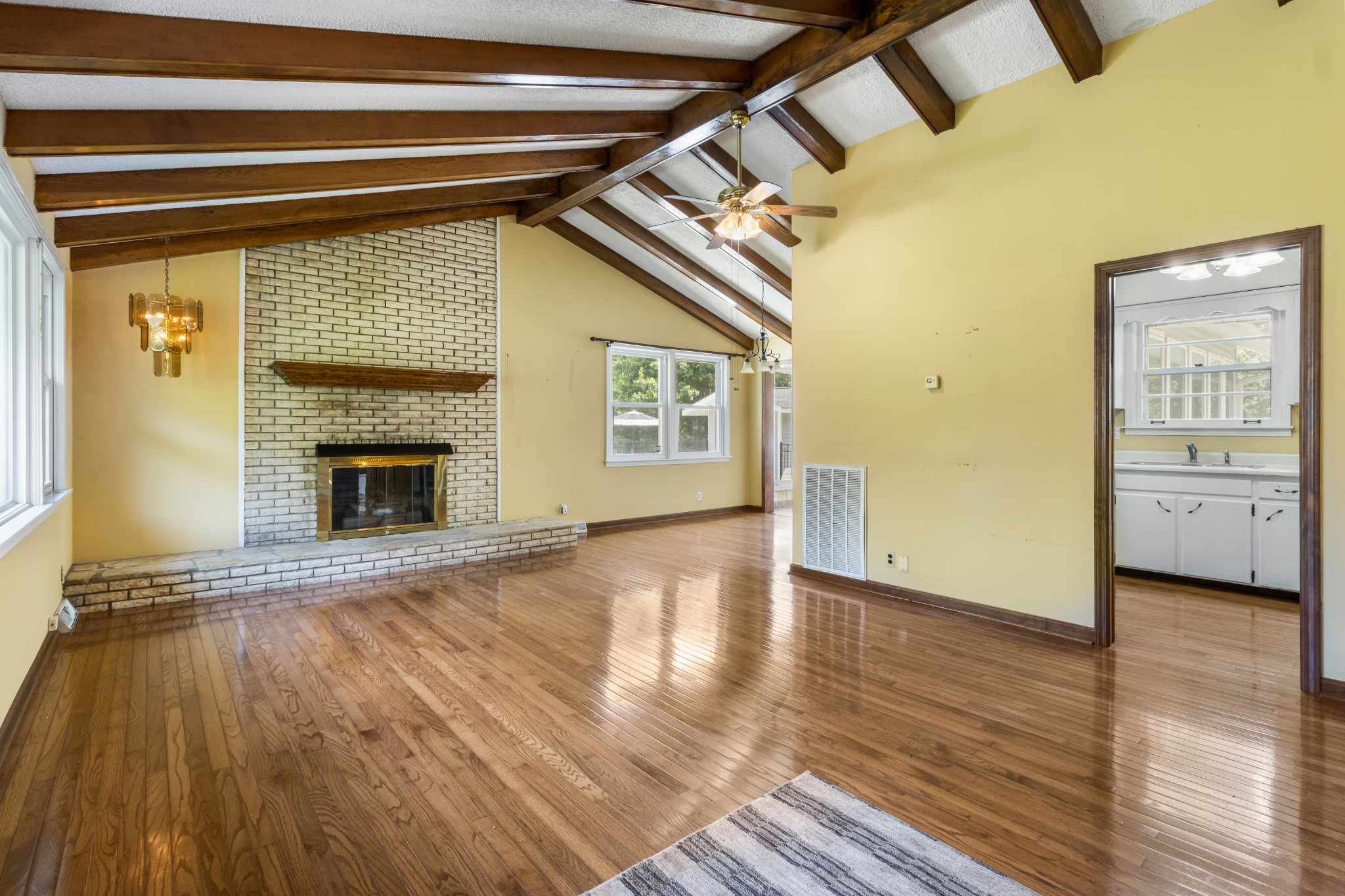 280 Rossview Road Clarksville, TN 37043 - Photo 3 of 33 Gallery Image 3