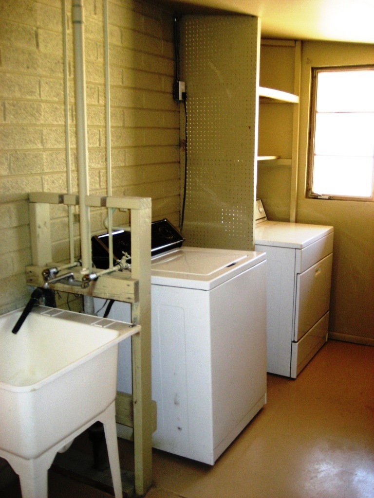 4148 East Granada Road Phoenix, AZ 85008 - Photo 16 of 20 Laundry