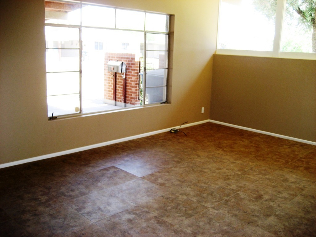 4148 East Granada Road Phoenix, AZ 85008 - Photo 6 of 20 Living B