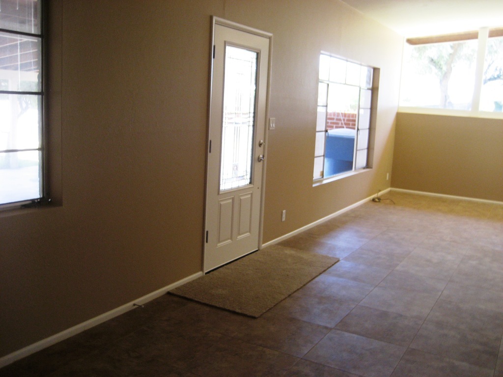 4148 East Granada Road Phoenix, AZ 85008 - Photo 7 of 20 Living D