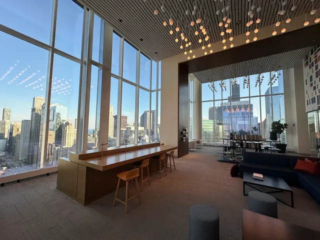 $3,128 | 313 West Wolf Point Plaza, Unit 1910, Chicago, IL 60654