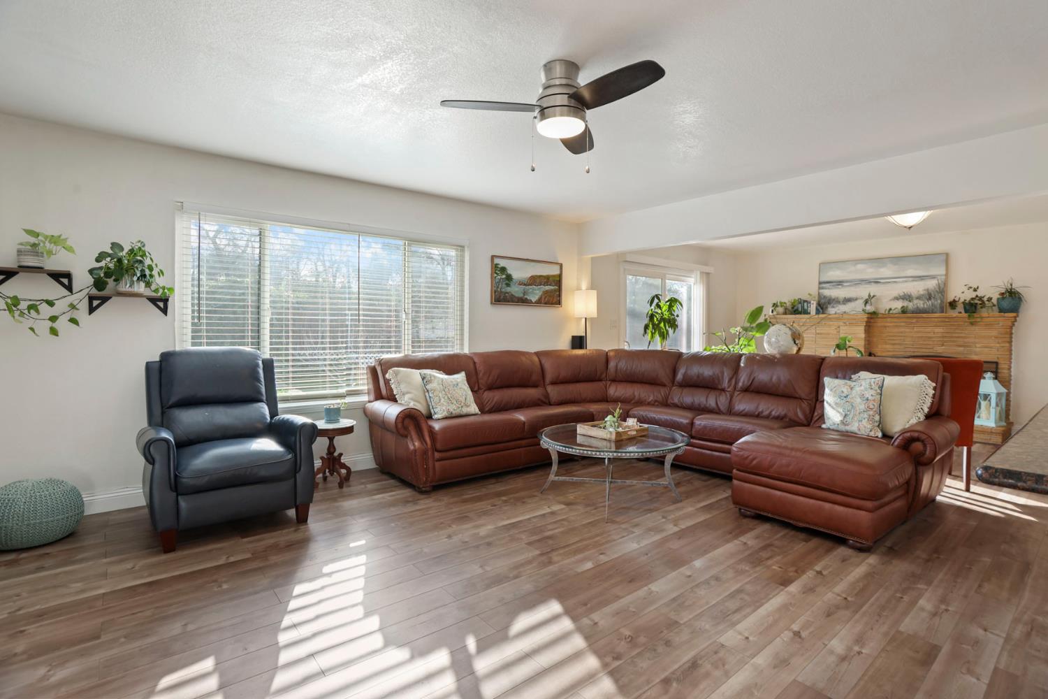 8814 Mohawk Way Fair Oaks, CA 95628 - Photo 7 of 34 a living room with furniture and a large window