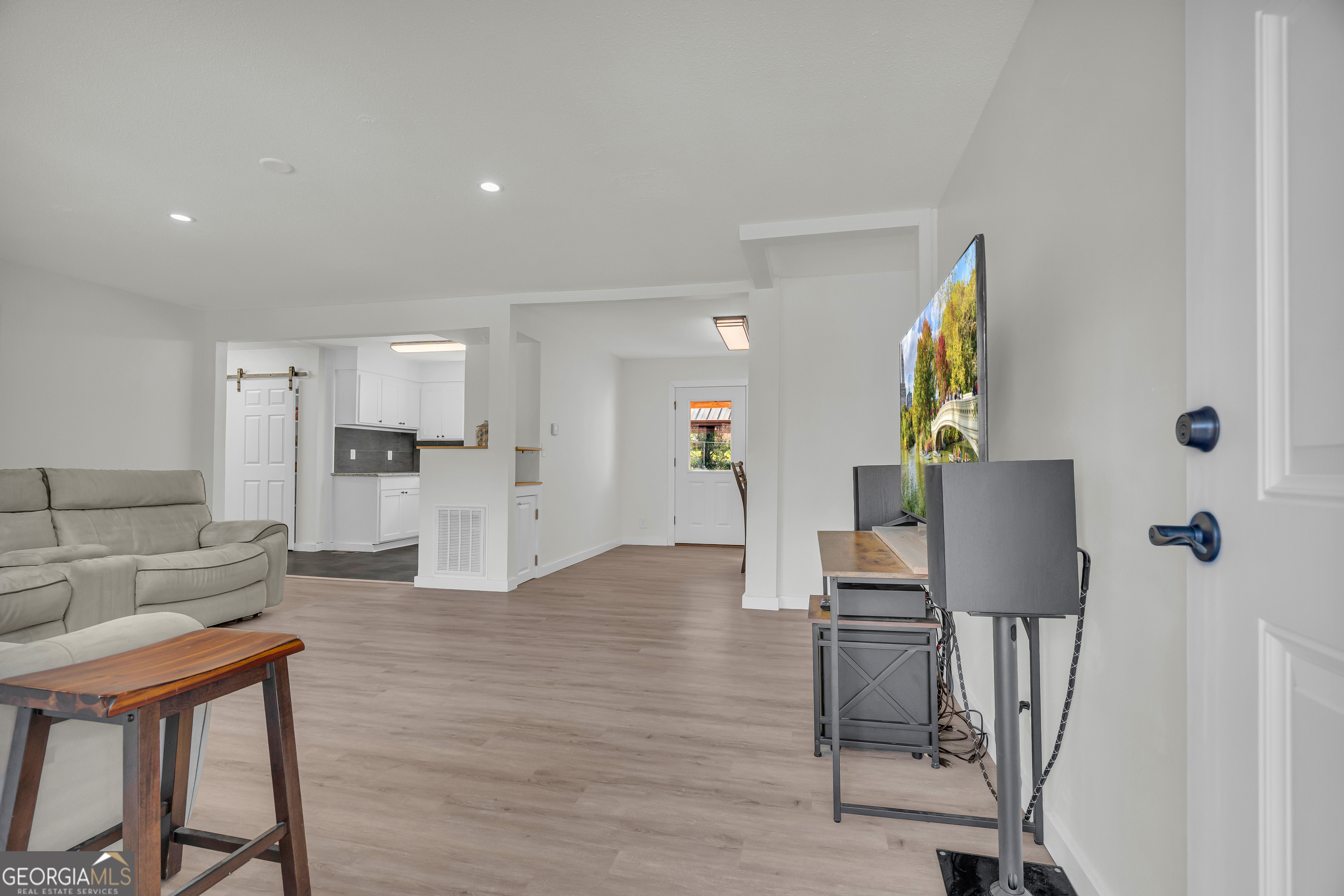 156 White Pine Road Toccoa, GA 30577 - Photo 7 of 57 a living room with furniture and a table