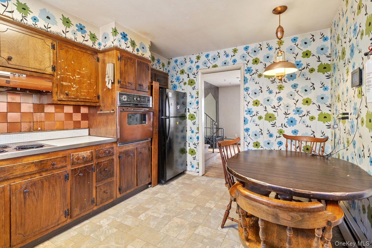 24 Highview Road Ossining, NY 10562 - Photo 15 of 43 Amble cabinetry in this large size eat in kitchen.