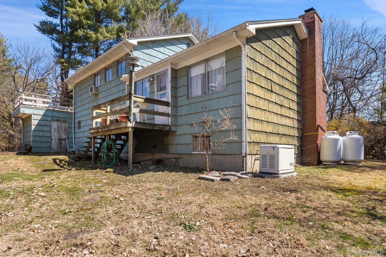 24 Highview Road Ossining, NY 10562 - Photo 40 of 43 Side view of home . Generac generator
