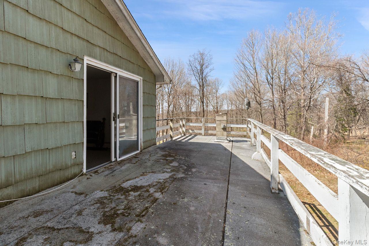 24 Highview Road Ossining, NY 10562 - Photo 42 of 43 Primary bedroom deck acsess