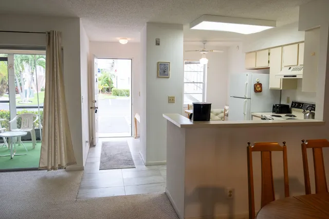 $2,200 | 14896 Bal Moral Lane, Delray Beach, FL 33446