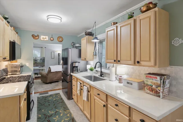 $164,900 | 525 South 28th Street, South Bend, IN 46615