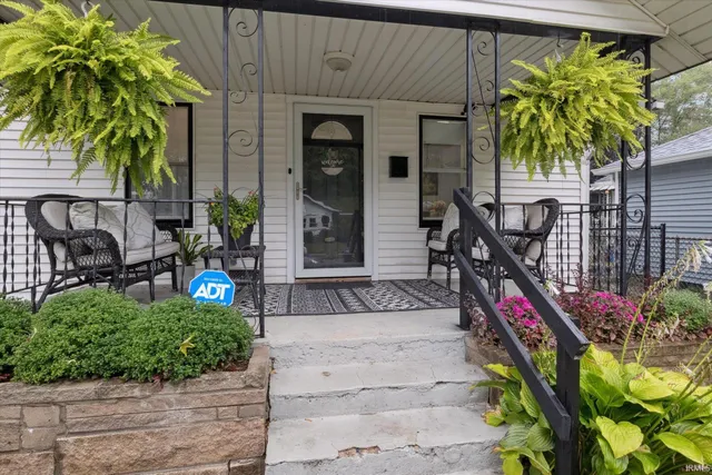 $164,900 | 525 South 28th Street, South Bend, IN 46615