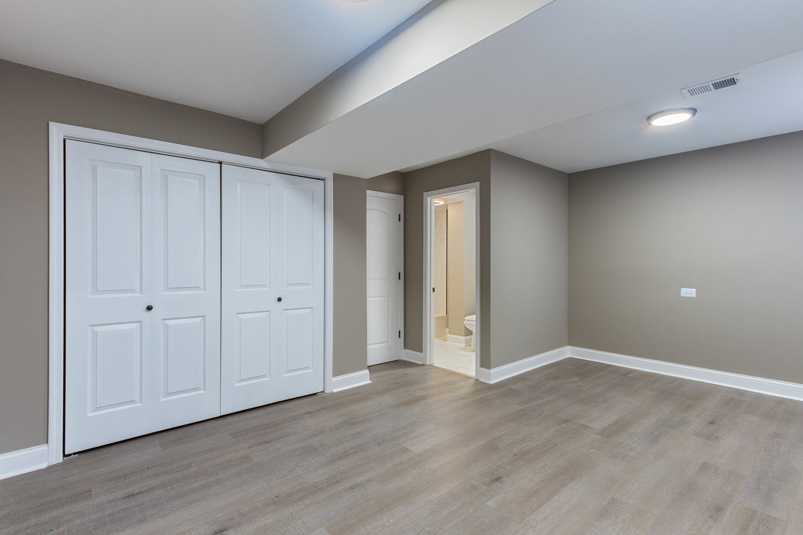 10002 South Normal Avenue Chicago, IL 60628 - Photo 20 of 29 a view of an empty room