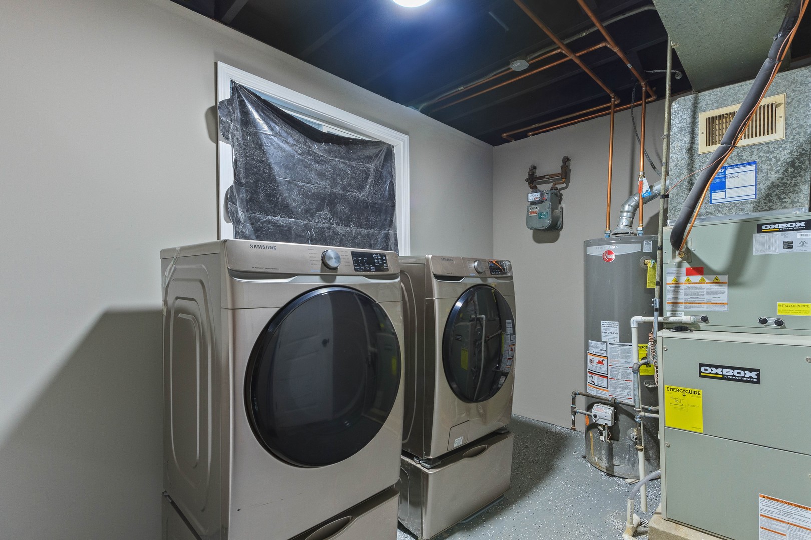 10002 South Normal Avenue Chicago, IL 60628 - Photo 21 of 29 a utility room with dryer and washer