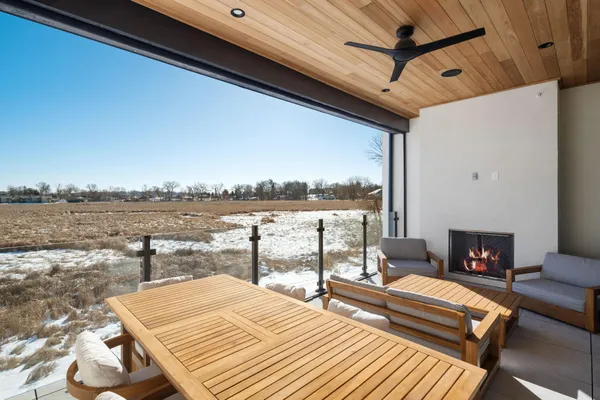 $1,650,000 | 2416 Commerce Boulevard, Unit B1, Mound, MN 55364