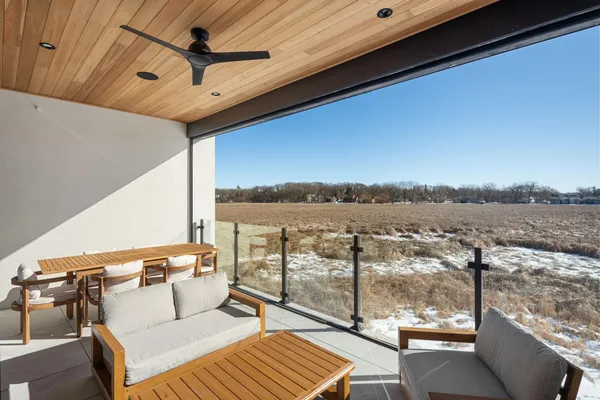 $1,650,000 | 2416 Commerce Boulevard, Unit B1, Mound, MN 55364