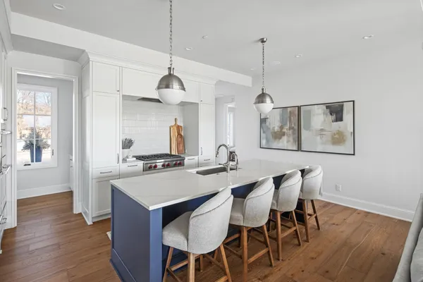 $1,650,000 | 2416 Commerce Boulevard, Unit B1, Mound, MN 55364