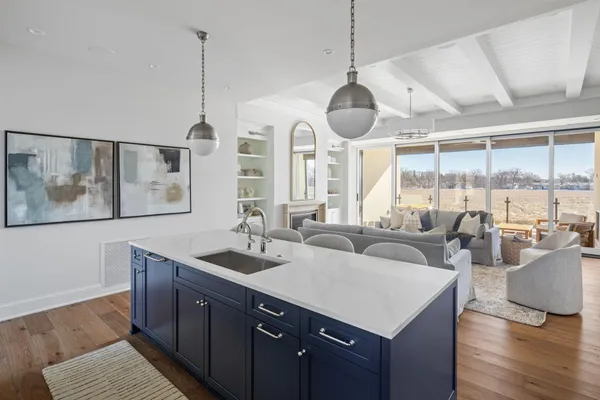 $1,650,000 | 2416 Commerce Boulevard, Unit B1, Mound, MN 55364