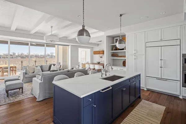 $1,650,000 | 2416 Commerce Boulevard, Unit B1, Mound, MN 55364