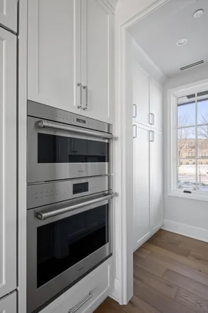 $1,650,000 | 2416 Commerce Boulevard, Unit B1, Mound, MN 55364