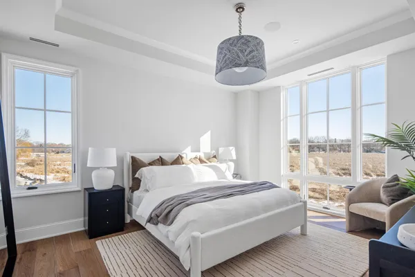 $1,650,000 | 2416 Commerce Boulevard, Unit B1, Mound, MN 55364