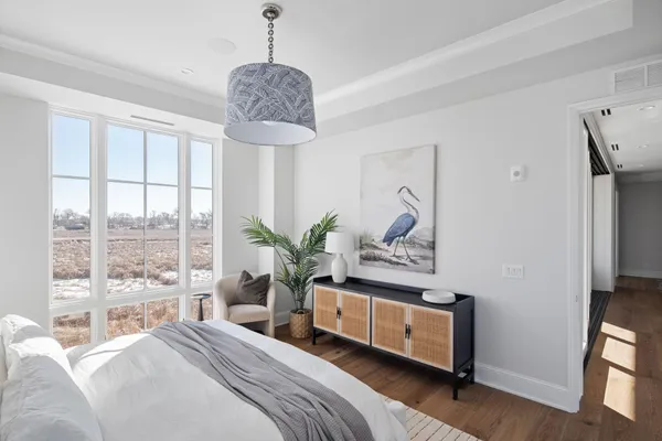 $1,650,000 | 2416 Commerce Boulevard, Unit B1, Mound, MN 55364