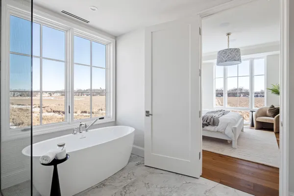 $1,650,000 | 2416 Commerce Boulevard, Unit B1, Mound, MN 55364