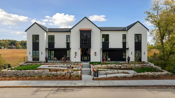 $1,650,000 | 2416 Commerce Boulevard, Unit B1, Mound, MN 55364