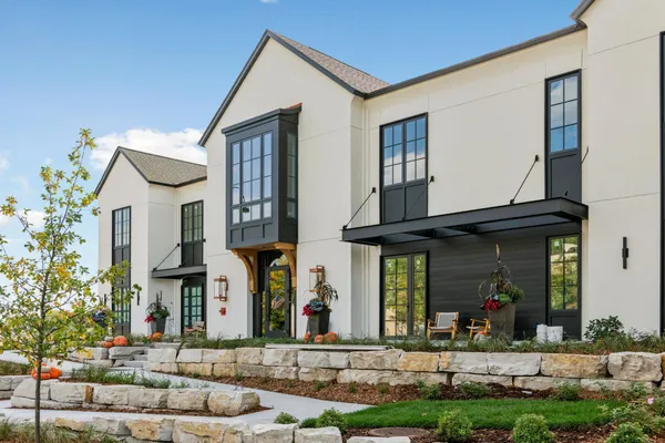 $1,650,000 | 2416 Commerce Boulevard, Unit B1, Mound, MN 55364