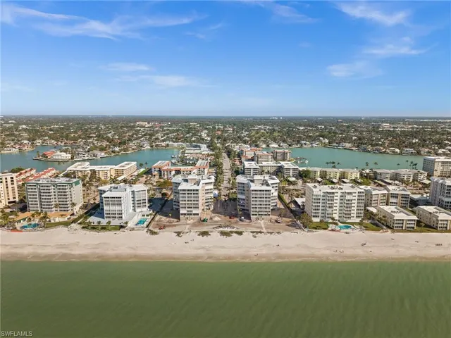 $2,595 | 342 Harbour Drive, Unit 342, Naples, FL 34103