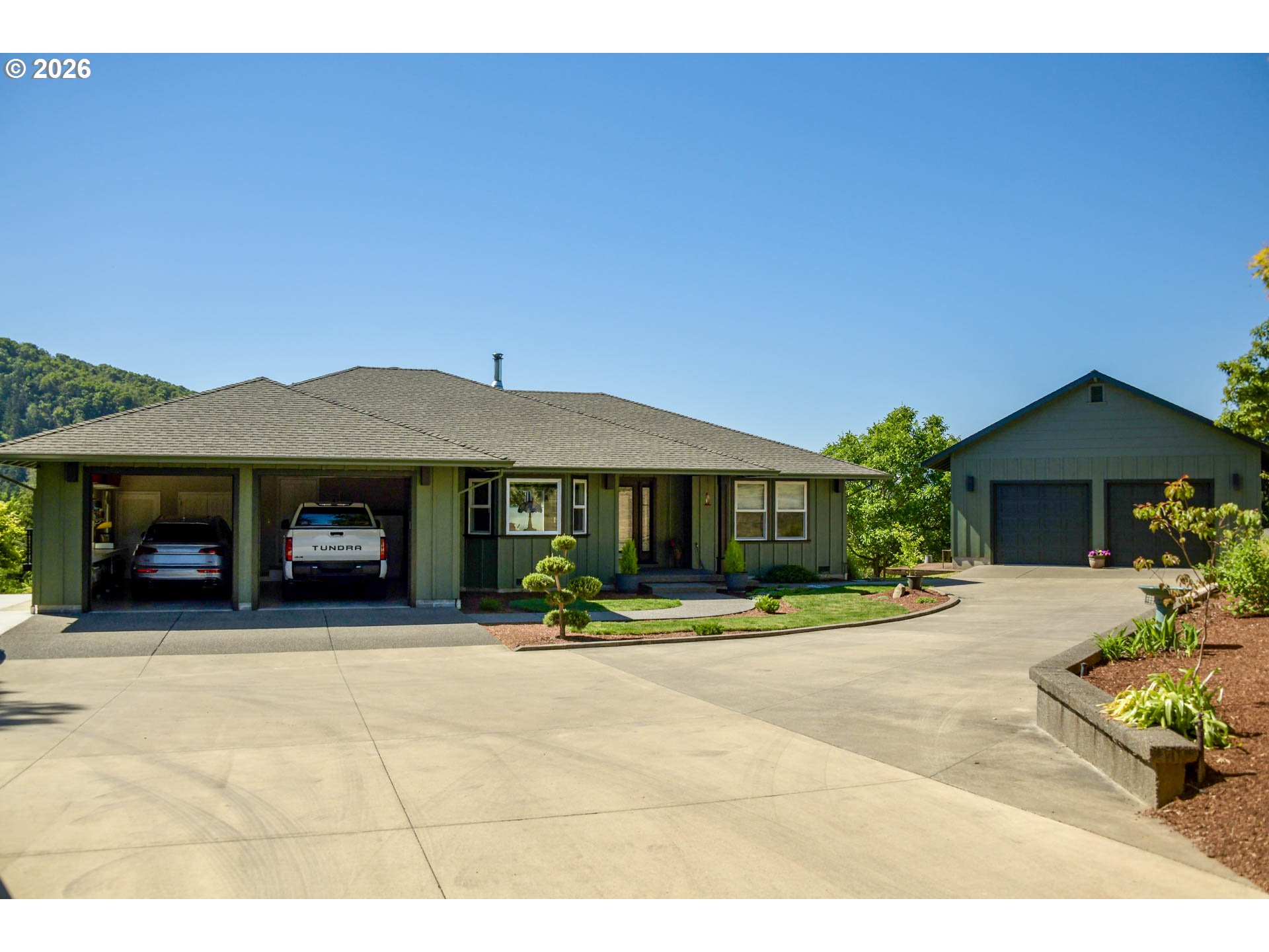 3952 Del Rio Road Roseburg, OR 97471 - Photo 1 of 31 Gallery Image 1