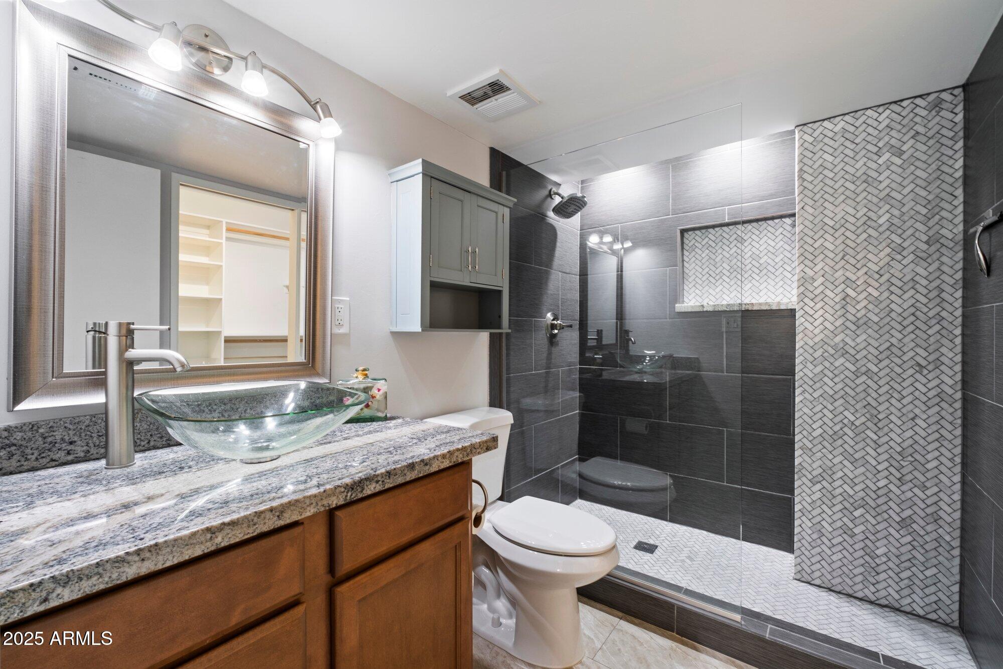 7940 East Camelback Road, Unit 404 Scottsdale, AZ 85251 - Photo 14 of 32 Master Bath