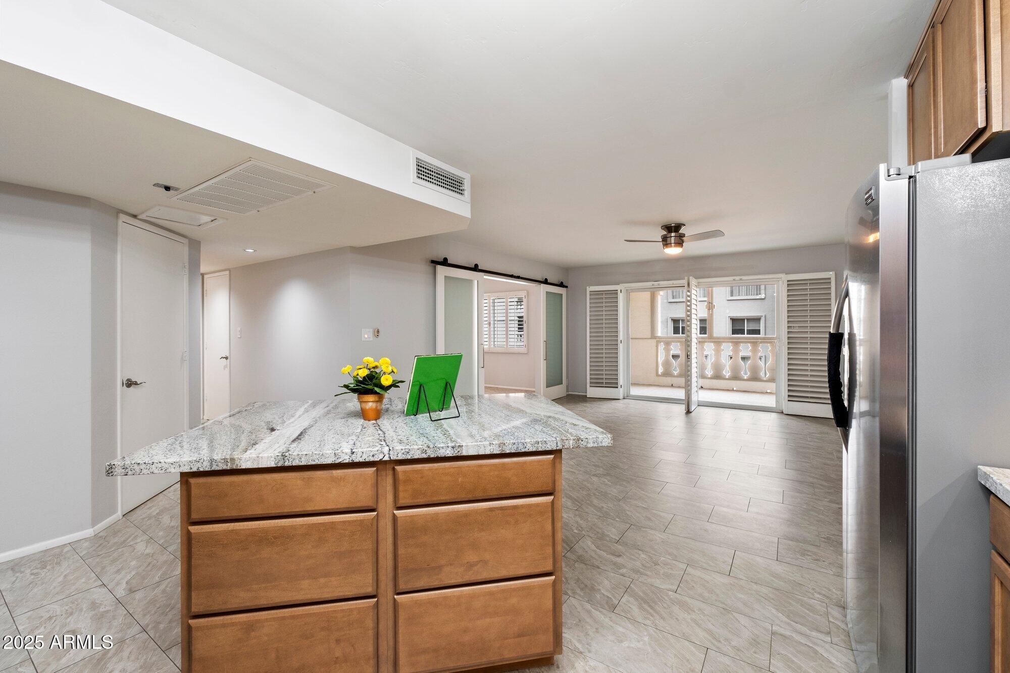 7940 East Camelback Road, Unit 404 Scottsdale, AZ 85251 - Photo 5 of 32 Kitchen 4